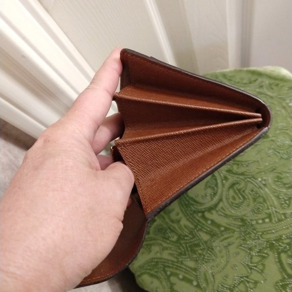 Louis Vuitton Sarah Monogram Wallet - Picture 13 of 16